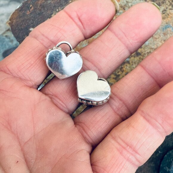 Authentic Lagos Caviar Heart Pierced Earrings Sterling Silver 14k Post Retired - Picture 7 of 7